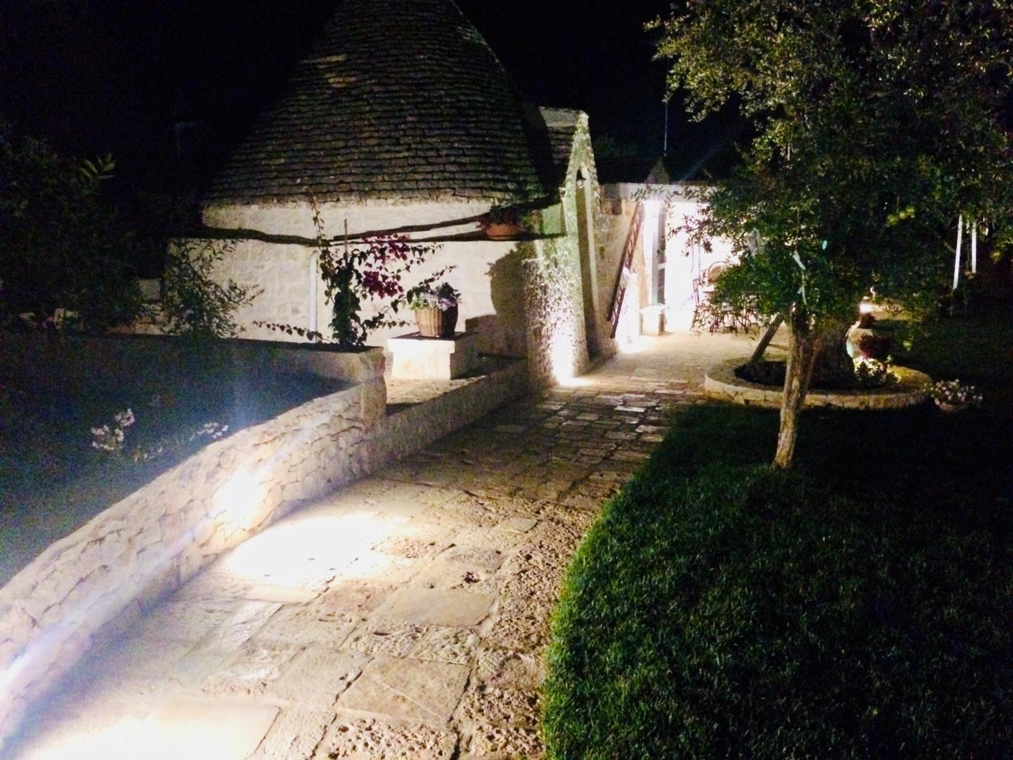 Trullo Rinaldi - Private Pool And Sauna Castellana Grotte Ngoại thất bức ảnh